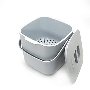 YourCasa® Komposteimer – 7L – für alltäglichen Biomüll in der Küche – Spülmaschinenfest – geruchsdicht- herausnehmbarer Inneneinsatz – Bio Mülleimer mit Deckel (Hellgrau)