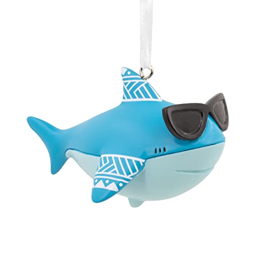Hallmark Cool Shark in Occhiali da sole Ornamento di Natale (0001HAJ1868)