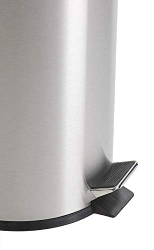 PROREGAL Runder Tretabfallsammler mit herausnehmbaren Kunststoff-Inneneimer | 30 Liter, HxBxT 64x30x33cm | Matt Silber