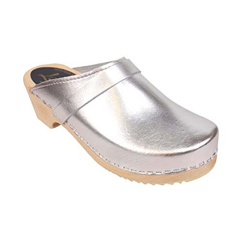 Lotta From Stockholm Swedish Classic Clog Mule for Women | Low Heel Slip-on Wooden Clogs Handmade in Sweden | Supportive Alder Wood Base and PU Coated Leather | Silver Size US 8 EUR 39