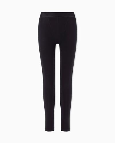 Siente la máxima comodidad y calidez con los pantalones Long John de Emporio Armani. Hechos de lana elástica, te ofrecen un ajuste perfecto y una sensación increíble. El estilo italiano que te mereces, ahora a tu alcance.