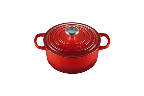 Le Creuset Signature Gusseisen-Bräter mit Deckel, Ø 18 cm, Rund, Für alle Herdarten und Induktion geeignet, Volumen: 1,8 l, 2,572 kg, Kirschrot