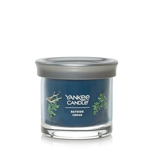 ヤンキーキャンドル YANKEE CANDLE アロマキャンドル シグネチャータンブラー S ベイサイドシダー ＜グレープフルーツとマンダリンの花、アンバーの森道を思わせる爽やかな香り＞ ＜燃焼時間:約20～30時間＞ アロマ フレグランス キャンドル ランプ ランタン インテリア ディフューザー おしゃれ アイテムコード: 1630116 [並行輸入品]