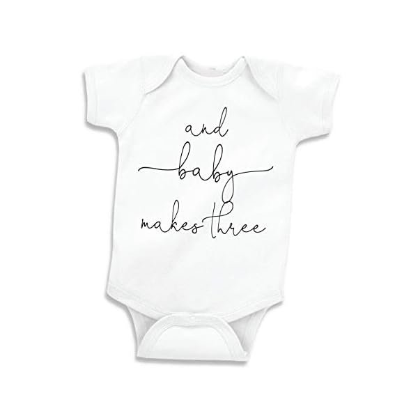Bump and Beyond Designs Geschenk zur Ankündigung von Babys für die Familie, Geschenk für Neugeborene.
