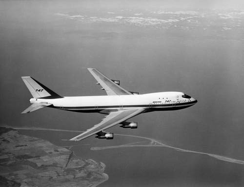 Amazon.com: Posterazzi 1960s Boeing 747 In Flight Poster
