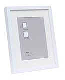 Umschreibung: Basic, weisse hohe Holzleiste mit Pptt - Bestellmass=Rahmenmass material : Holz type : Bilderrahmen Farbe : Weiss Format : 18x24