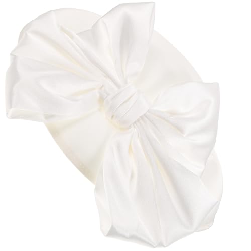 Chapeau melon blanc élégant pour mariage et soirée chic de gala