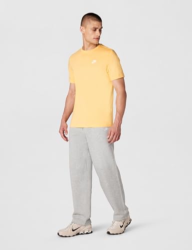 Image of Nike Men's Sportswear Club T-Shirt