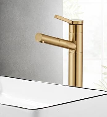 Robinet lavabo or brossé haut et flexible pour sublimer votre routine bien-être matinale