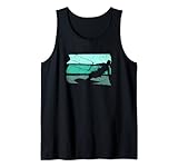 El diseño muestra un kierer que se sujeta con una mano al kitesurf Bar y se desliza por el agua con mucho viento. No importa si estás en el freestyle Kiten o Wavekites, te encanta este deporte acuático.