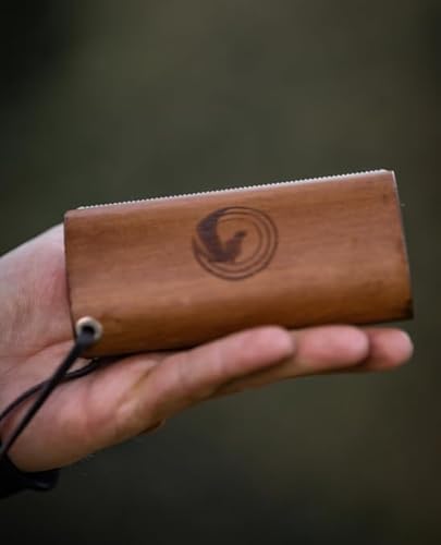 Equimour Fellwechselhelfer – Striegel für Fellwechsel & Haarentfernung | Sanft zum Pferd & Hund | Effizient gegen lose Haare & Unterwolle | Ideal für empfindliche Tiere | 100% Naturholz