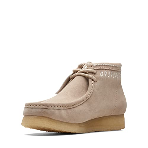 Image of Clarks Womens Wallabee Suede Fringe Lace Up Flats