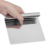VIELSEITIGER Küchenhelfer: Diese Mehrzweck Kuchen-Spachtel ist das perfekte Koch- und Back-Zubehör für Deinen Alltag. Das All-in-One Werkzeug eignet sich hervorragend zum Zerkleinern von Nüssen oder Block-Schokolade, Portionieren von Pizza-Teig, Glattstreichen von Backmassen, Mischen von Fleischbrät oder Servieren von Kuchen und Torten.