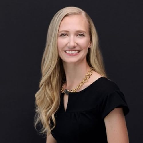A celebration of success. Re-sharing Caitlin Vanderhaeghe's episode Podcast Por arte de portada
