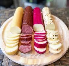 Kit Salame Defumado Mineiro + 3 Queijos Canastra - 650g