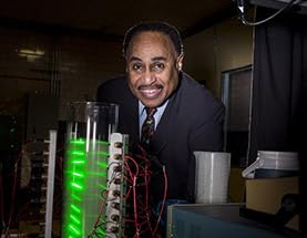 『Time Travel, Black Holes, & Relativity: A Conversation With Dr. Ronald Mallett』のカバーアート