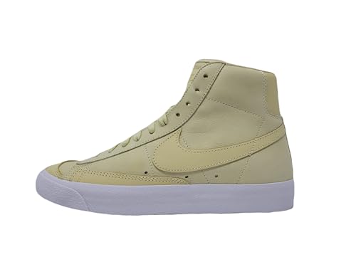 Image of Nike Men's Blazer Mid '77 VNTG Basketball Shoes