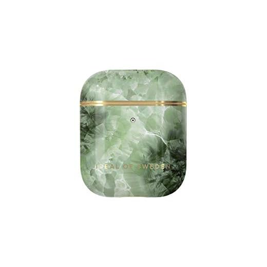 IDEAL OF SWEDEN AirPods-skal. Skyddande skal för AirPods 1 & 2. Kompatibelt med Qi-laddare. Laddning med LED-indikator (Crystal Green Sky)