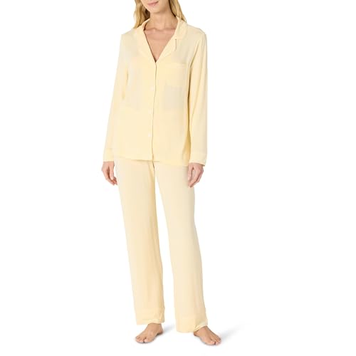 DETTAGLI: questo set è composto da una maglia a maniche lunghe con bottoni sul davanti, classico scollo a intaglio e tasca singola applicata. Il pantalone è dotato di elastico in vita. Look moderno con delicate bordature a contrasto su polsini di maniche e pantaloni