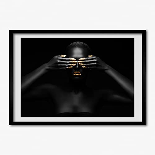 Peinture Femme En Noir Tulup 70x50 pour sublimer l'ambiance de votre salon contemporain