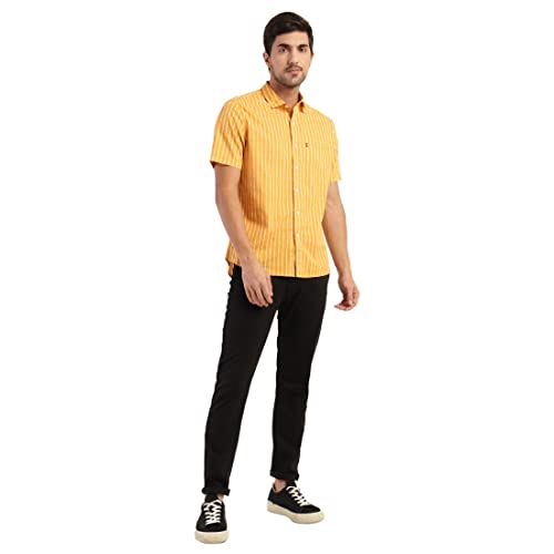Image of Levi's Men's Solid Slim Fit Shirt