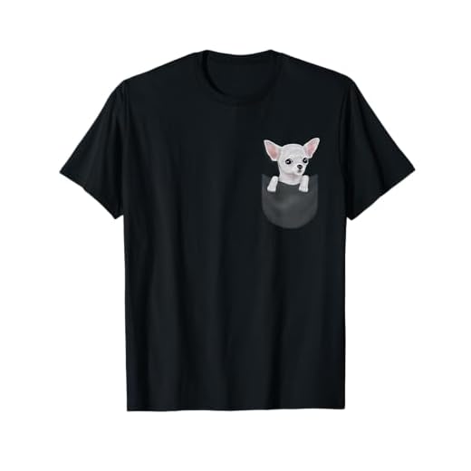Perro chihuahua blanco en bolsillos Camiseta