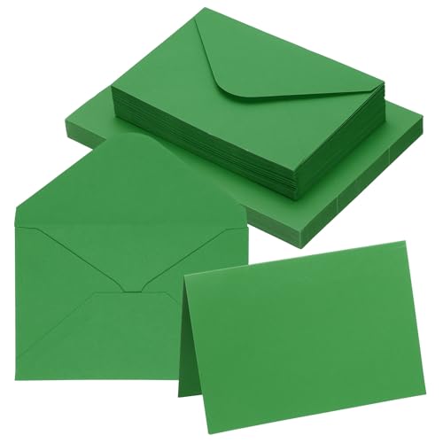 Tarjetas en blanco y sobres para invitaciones de boda y notas de cumpleaños hechas a mano