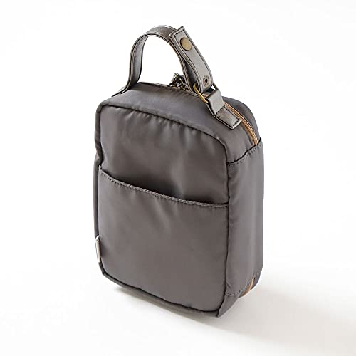 フィセル10mois（ディモワ）『フラップつきワンタッチおむつポーチ』