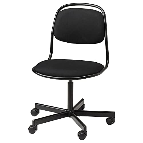 Fauteuil pivotant ProTuning noir assis confortablement