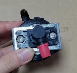 QXNASU DCC-1 JYPC-7A Water Pump, close-up of a connection