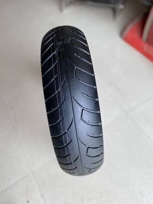 MRF Tubeless FRONT tyre 120/70 R17 58H Front Tyre Used For Racing Slicks, Dual Sport, Street Compatible with Bajaj, Yamaha, Honda, Suzuki, BMW