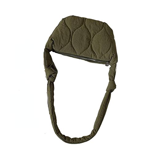 Sac nylon de marque FARZI porté épaule et croisé style rétro chic