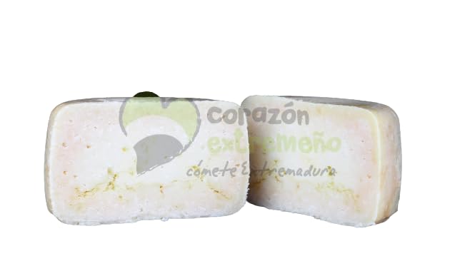 Cesta de Regalo para Empresas con Torta de Barros, Queso Añejo de Barros, Caja de Madera – Corazón Extremeño