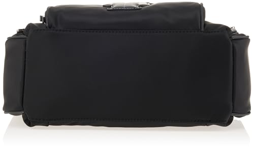 KARL LAGERFELD Naomi Messenger3