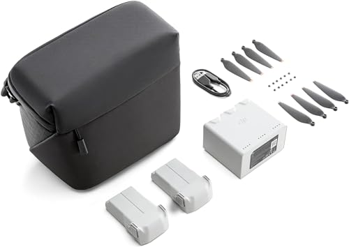 La stazione di ricarica multipla può caricare il telecomando e tre batterie in sequenza; può essere utilizzata anche come fonte di alimentazione mobile, con il caricabatterie USB-C da 30 W (venduto separatamente), le tre batterie intelligenti DJI Mini 3 Pro possono essere caricate completamente in circa quattro ore, migliorando notevolmente l'efficienza di ricarica.