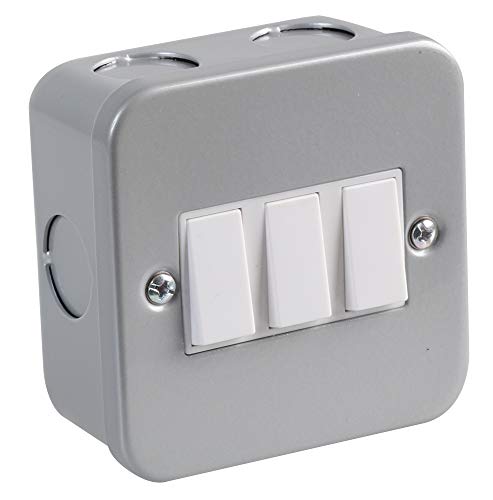 Pro Elec 9004 metalclad 3 Gang 10A Light Switch, Unfinished