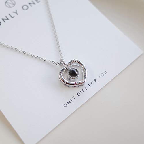 Colar feminino em forma de coração com dizeres I Love You em 100 idiomas (prata), Metal