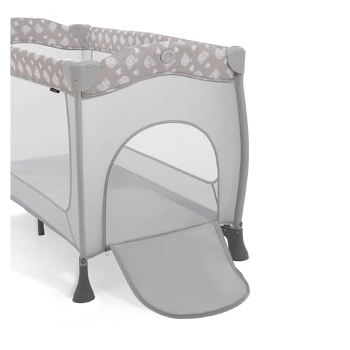 hauck Kinderreisebett Sleep N Play Center mit Neugeboreneneinhang, Wickelauflage, Tragetasche, Rollen, Schlupf, Klein Zusammenklappbar, Baby Reisebett Kleinkind ab Geburt bis 15 kg (Teddy Grey)