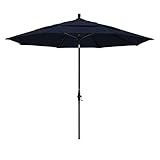 California Umbrella 11' Rd. fibra de vidrio costilla paraguas de patio, elevación de manivela, inclinación del cuello, poste negro, azul marino (GSCUF118705-SA39-DWV)