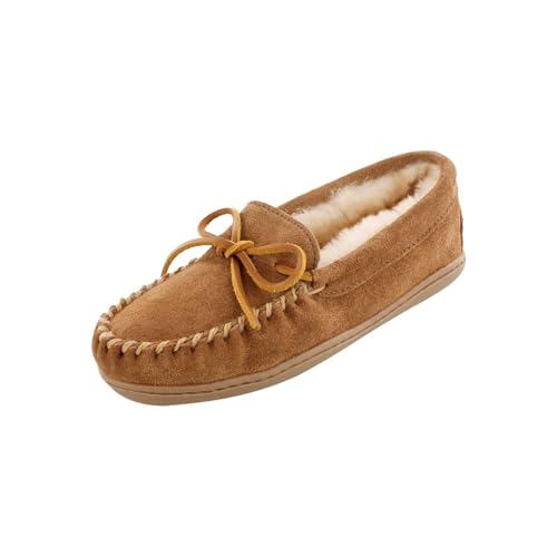 Minnetonka Women’s Sheepskin Hardsole Moccasin