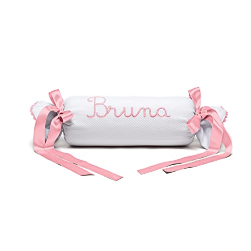 Cojín Decorativo para Cuna o Carrito Personalizado – Caramelo bebé con Nombre - Rulo recién Nacido Bordado – Nenel (Blanco/Rosa bebé)