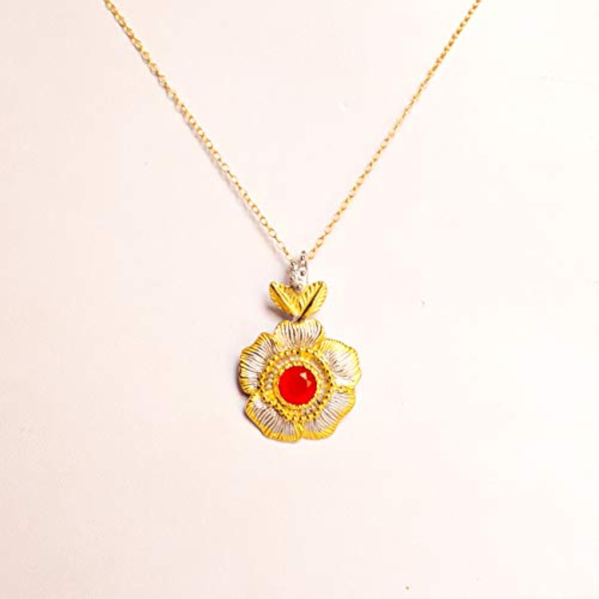 Natural Carnelian Flower Design 925 Silver Pendant Necklace