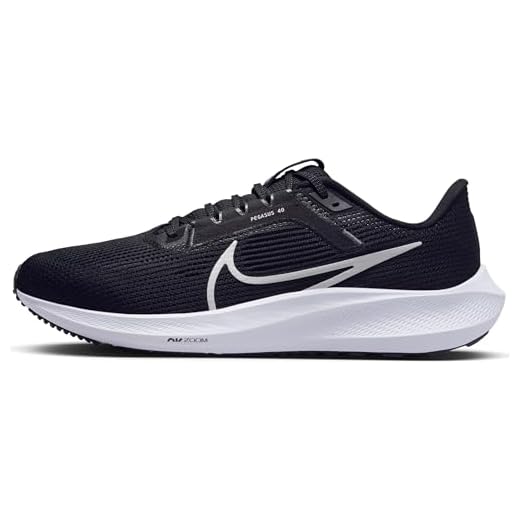 Mejores zapatillas para correr y hacer deporte 1 NIKE Air Zoom Pegasus 40, Sneaker Hombre, Black/White-Iron Grey, 41 EU