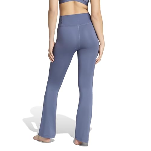 Mallas adidas All Me Essentials Flare Tights M que estilizan y no aprietan 2