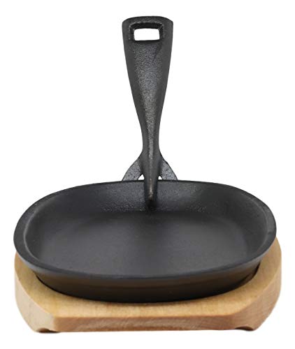 Ebros Personal Size 9.5"Lx5.5"W Enamel Coated Cast Iron Sizzling Fajita Skillet Japanese Steak Plate With Handle and Wood Base Restaurant Home and Kitchen Cooking Supply For Pan Grilling Meats Seafood