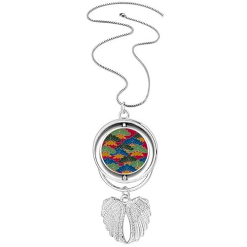 Collier ailes d'ange aux finitions peinture japonaise, un bijou artistique aux détails gravés