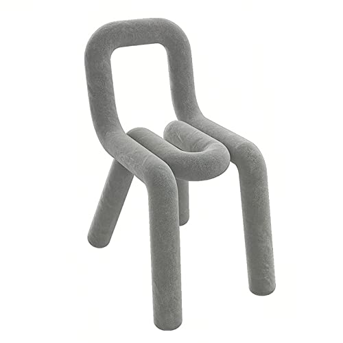 Chaise accent en velours gris pour sublimer le coin coiffeuse de votre chambre