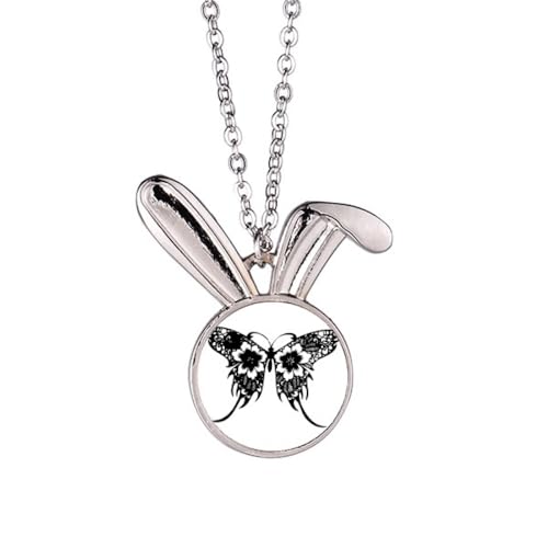 Collier lapin style chinois et pendentif ciselé aux ailes florales