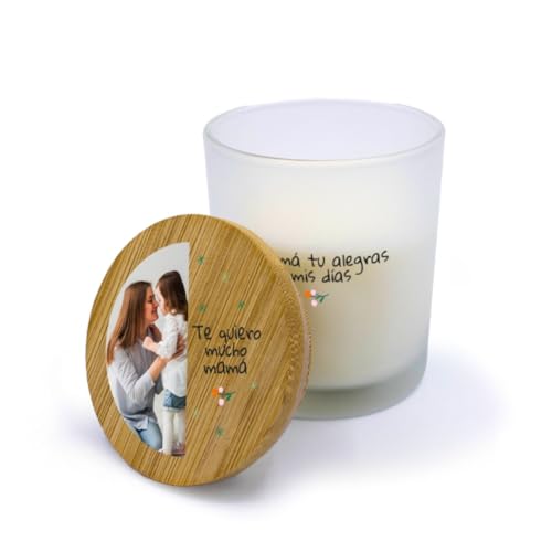 Candele personalizzate con coperchio in legno. Candele profumate per la decorazione. Candele per festa della mamma personalizzate con nome. Regali originali per eventi. (1 foto fiori) Candele personalizzate con coperchio in legno. Candele profumate per la decorazione. Candele per festa della mamma personalizzate con nome. Regali originali per eventi. (1 foto fiori)