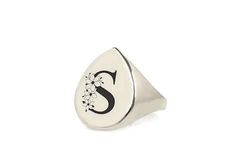 Bague lettre personnalisée en argent avec fleur, le cadeau gravé idéal